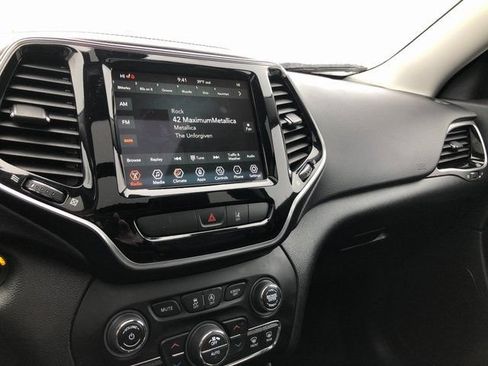Used 2022 Jeep Cherokee Limited AWD/4WD image 10