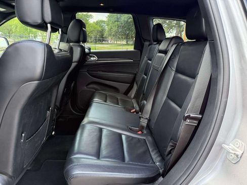 Used 2019 Jeep Grand Cherokee Limited w/ Trailer Tow Group IV AWD/4WD image 12