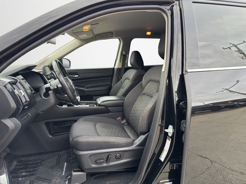 Used 2022 Nissan Pathfinder SV image 42