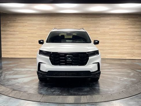 Used 2025 Honda Pilot Black Edition image 17