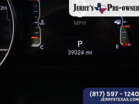 Used 2023 Jeep Gladiator Rubicon w/ Cold Weather Group image 10