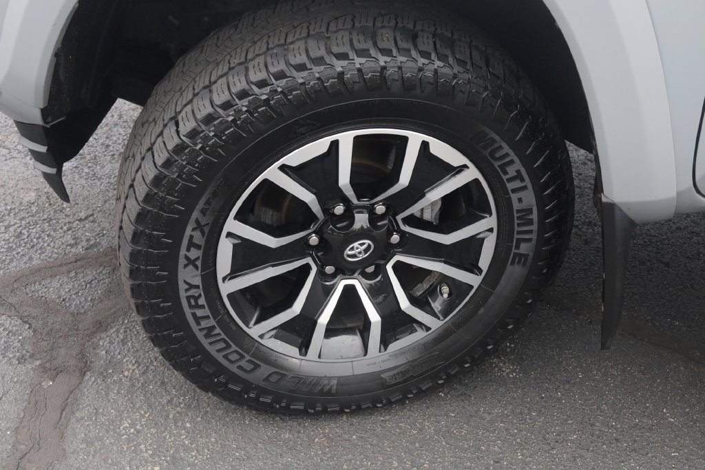 Used 2021 Toyota Tacoma TRD Sport w/ Technology Package AWD/4WD image 29