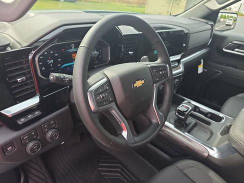 New 2026 Chevrolet Silverado 1500 LTZ w/ LTZ Premium Package image 16