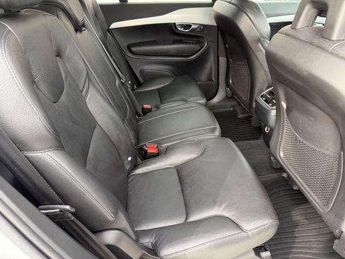 Used 2018 Volvo XC90 T5 Momentum w/ Convenience Package image 19