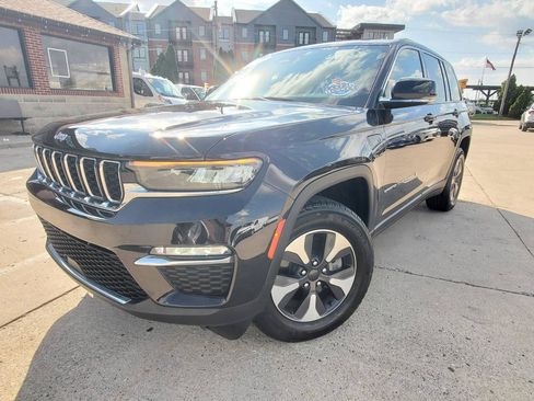 Used 2022 Jeep Grand Cherokee Limited AWD/4WD image 3