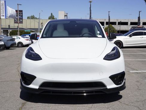 Used 2022 Tesla Model Y Performance AWD/4WD image 6