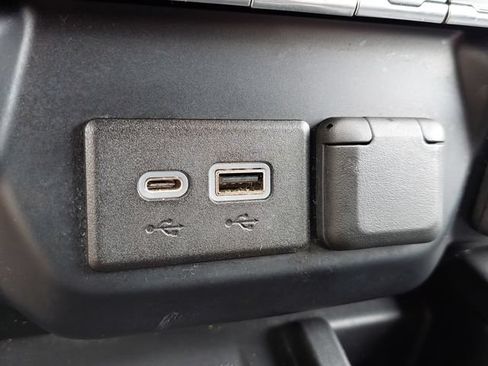 Used 2019 Chevrolet Silverado 1500 High Country AWD/4WD image 32