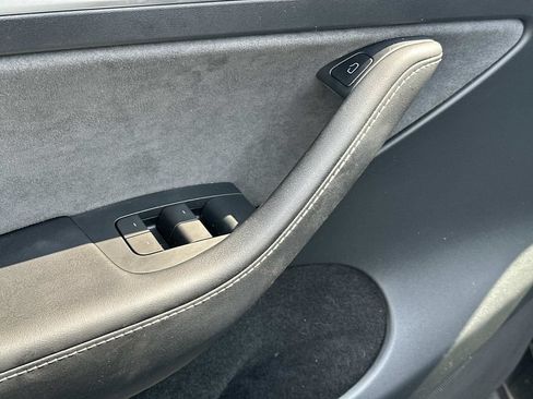 Used 2023 Tesla Model Y Performance AWD/4WD image 16