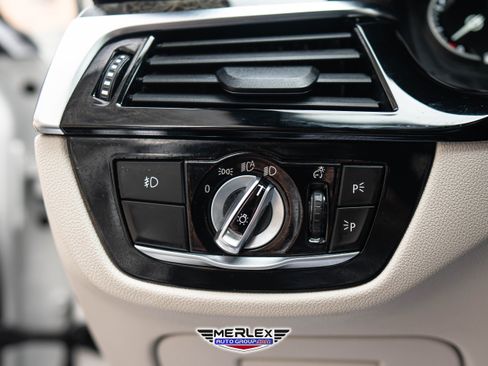 Used 2018 BMW 540i w/ M Sport Package image 38
