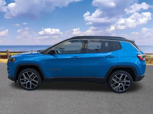 Certified 2025 Jeep Compass Limited AWD/4WD image 5