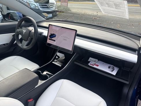 Used 2019 Tesla Model 3 Standard Range image 25