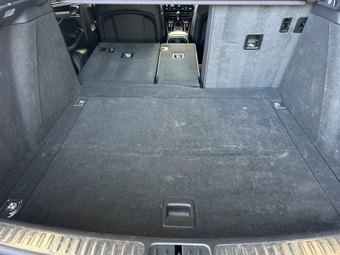 Certified 2024 Porsche Macan image 15