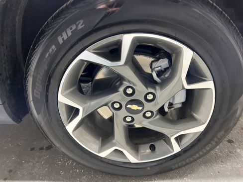 Used 2025 Chevrolet Trax LT w/ LT Convenience Package image 43