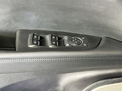 Used 2021 Lincoln Nautilus Reserve w/ Equipment Group 202A image 18