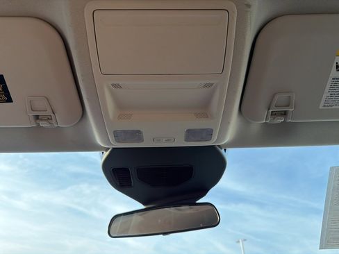 Used 2022 Ford Escape SE image 23