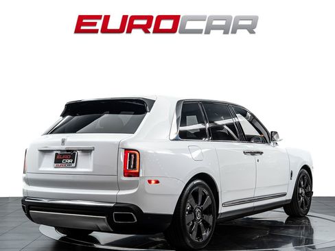 Used 2022 Rolls-Royce Cullinan w/ Cullinan Package image 6