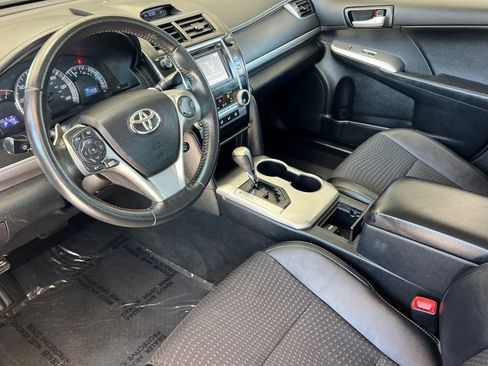Used 2014 Toyota Camry SE FWD image 11