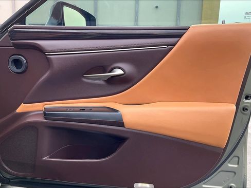 Used 2020 Lexus ES 350 w/ Premium Package image 27