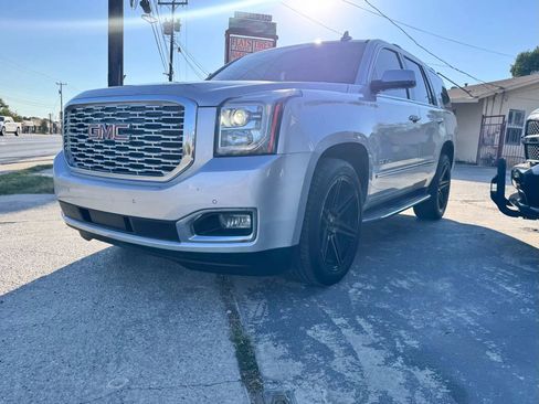 Used 2018 GMC Yukon Denali image 6