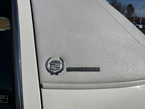 Used 1993 Cadillac Fleetwood Sedan RWD image 10
