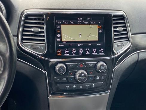 Used 2022 Jeep Grand Cherokee Limited w/ Trailer Tow Group IV image 9