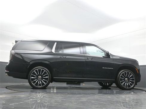 New 2026 Chevrolet Suburban High Country image 32