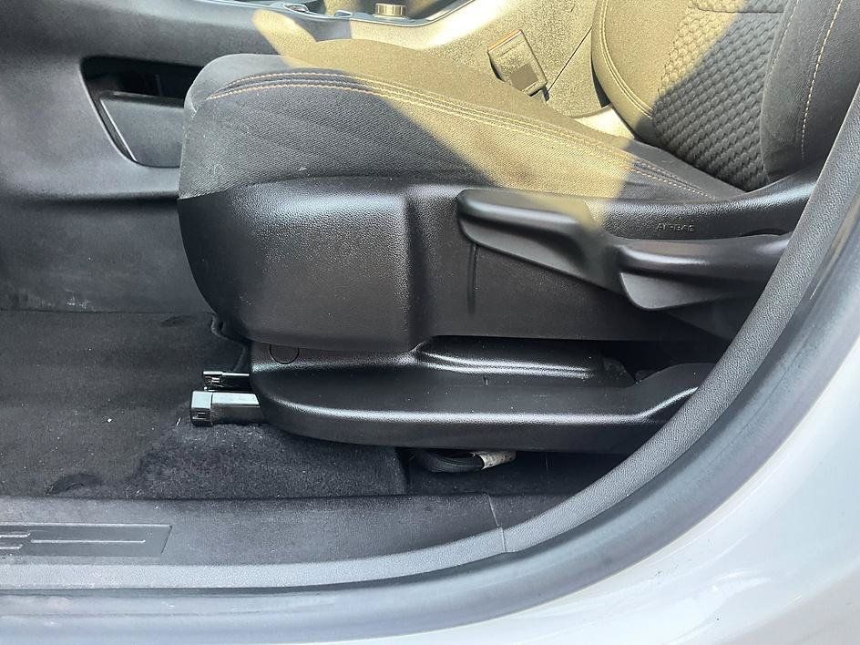 Used 2021 GMC Terrain SLE FWD image 19