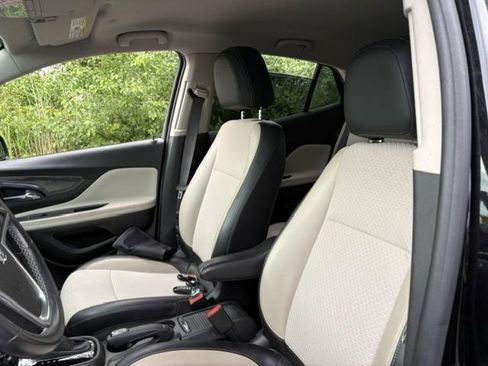 Used 2020 Buick Encore Preferred AWD/4WD image 2