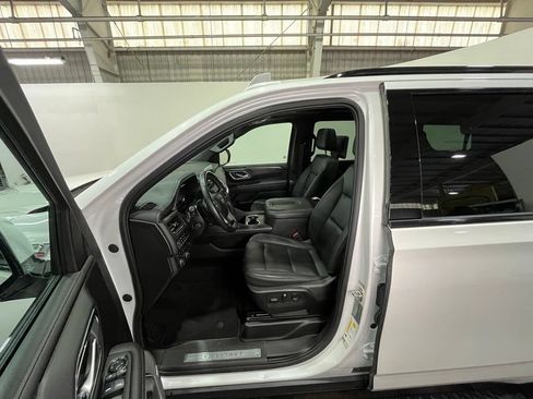 Used 2023 Chevrolet Tahoe Z71 w/ Z71 Off-Road Package AWD/4WD image 17