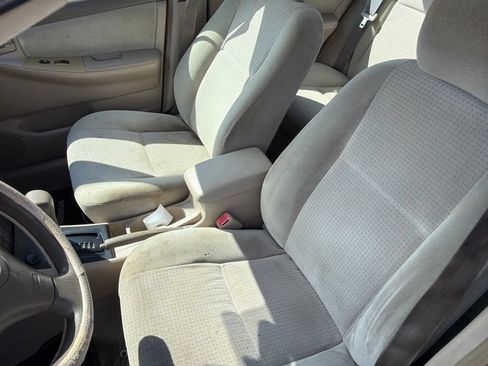 Used 2007 Toyota Corolla CE w/ Upgrade Pkg FWD image 4