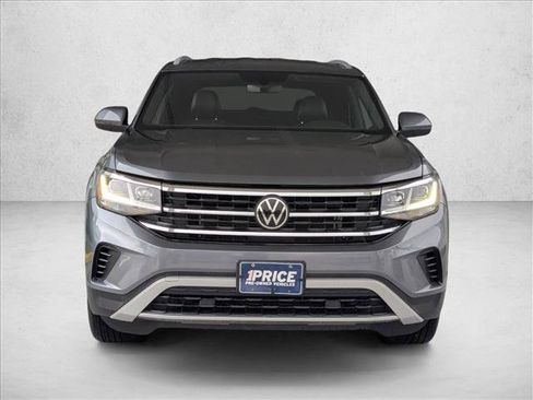 Used 2021 Volkswagen Atlas Cross Sport SE image 2