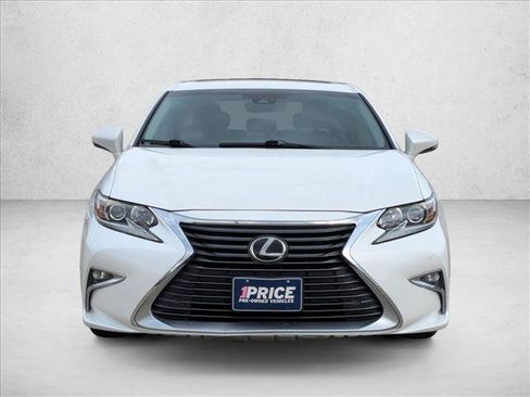 Used 2016 Lexus ES 350 w/ Premium Package w/Wood Trim image 2
