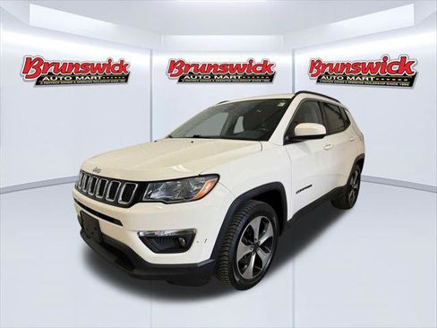 Certified 2019 Jeep Compass Latitude w/ Cold Weather Group FWD image 1