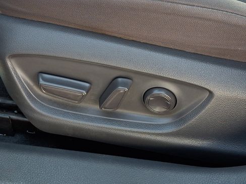 Used 2018 Toyota Camry LE image 27