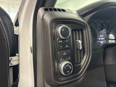 Used 2019 GMC Sierra 1500 4x4 Crew Cab w/ Convenience Package image 17