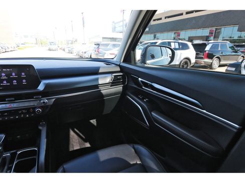 Used 2024 Kia Telluride S w/ S Sunroof Package FWD image 13