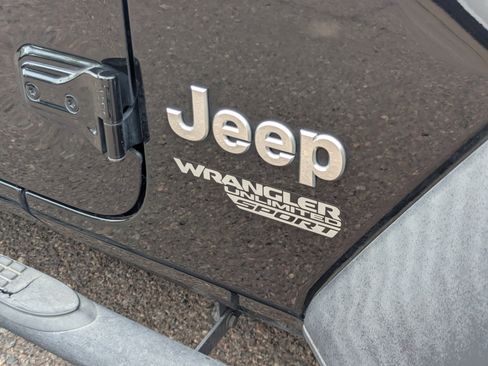 Used 2018 Jeep Wrangler Unlimited Sport S image 7
