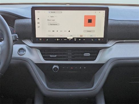 Used 2025 Ford Explorer Active image 17