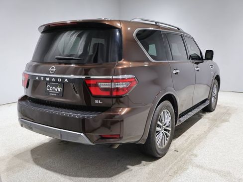 Used 2022 Nissan Armada SL w/ Captain's Chairs Package AWD/4WD image 2
