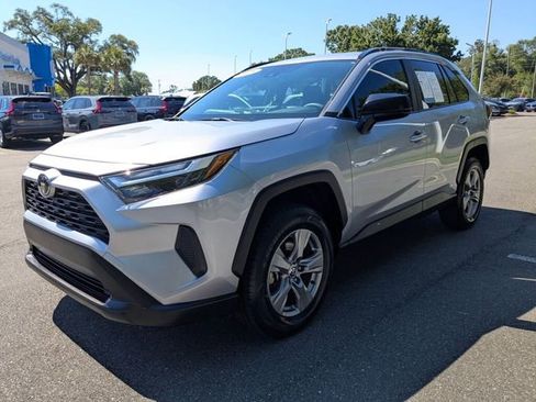 Used 2025 Toyota RAV4 LE AWD/4WD image 6