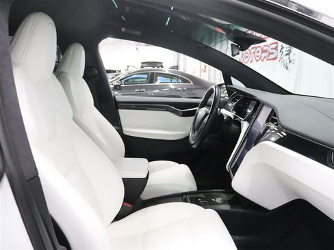 Used 2020 Tesla Model X Long Range AWD/4WD image 23