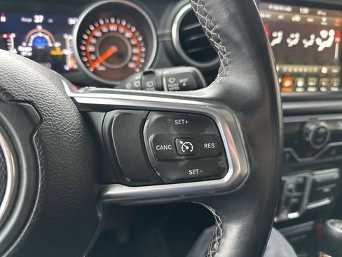 Used 2018 Jeep Wrangler Unlimited Sahara image 23