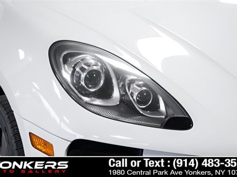 Used 2016 Porsche Macan Turbo AWD/4WD image 51