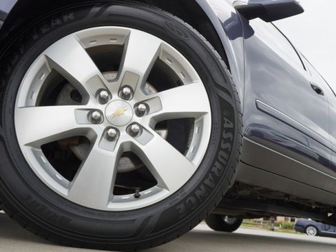 Used 2014 Chevrolet Traverse LTZ FWD image 11