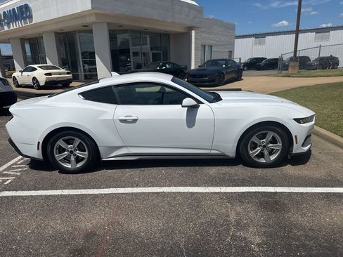 Used 2024 Ford Mustang Coupe image 12