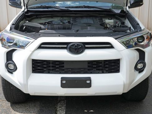 Used 2021 Toyota 4Runner SR5 Premium w/ Moonroof Package AWD/4WD image 7
