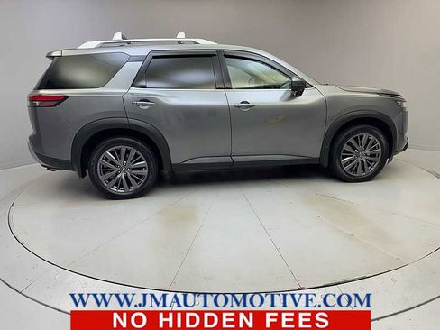 Used 2022 Nissan Pathfinder SL w/ SL Premium Package image 6