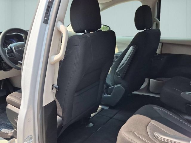 Used 2024 Chrysler Voyager LX FWD image 25