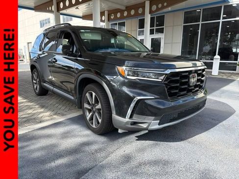 Used 2025 Honda Pilot Elite image 1