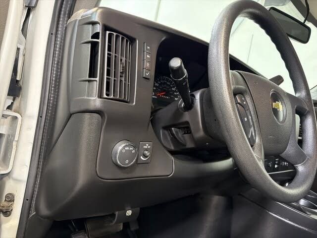 Used 2022 Chevrolet Express 2500 w/ Driver Convenience Package RWD image 20
